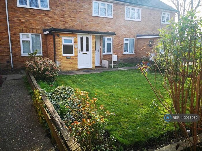2 Bedroom Maisonette To Rent In Gordon Rd, London, EN2