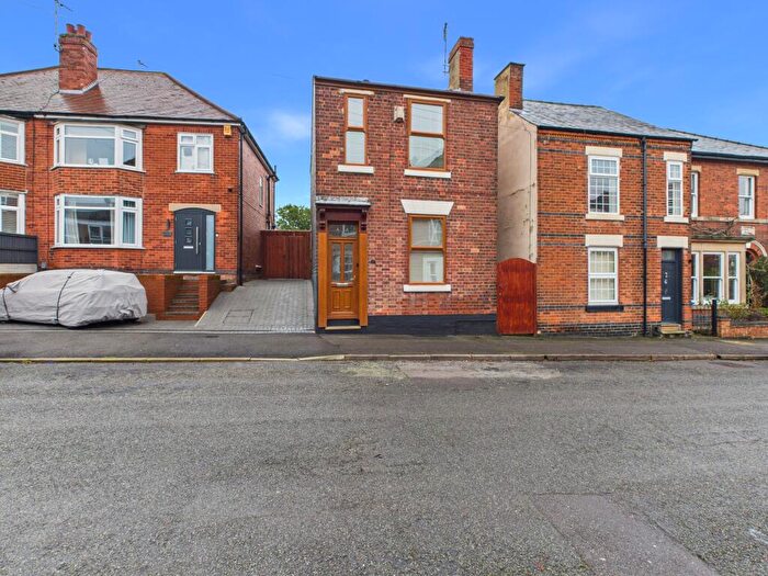 3 Bedroom Detached House For Sale In Heyworth Street, Derby, DE22