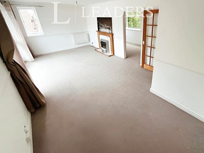 2 Bedroom Apartment To Rent In Lyndhurst Cort, Hove, BN3