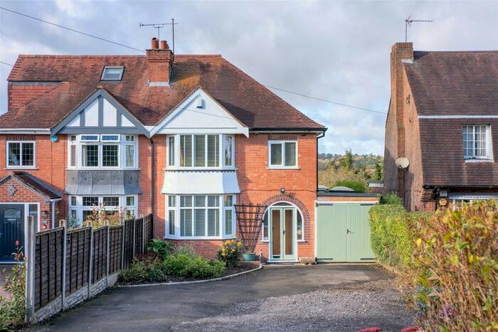 3 Bedroom Semi-Detached House For Sale In Redditch Road, Alvechurch, B48