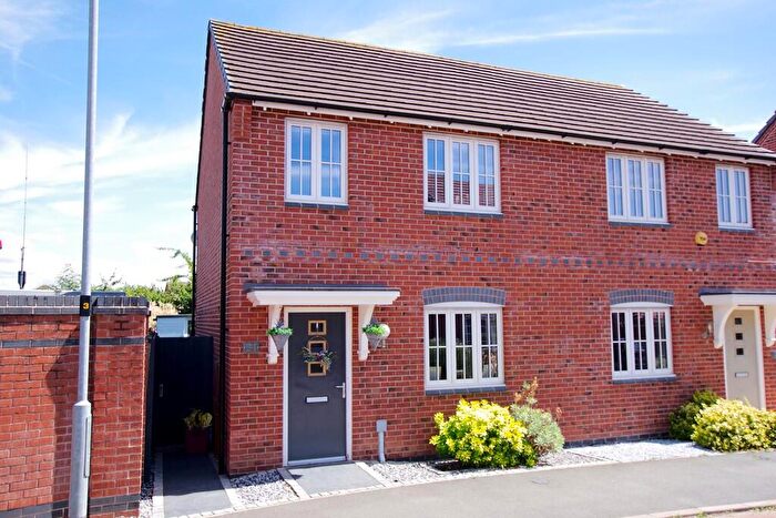 3 Bedroom Semi-Detached House For Sale In Coronet Drive, Ibstock, LE67