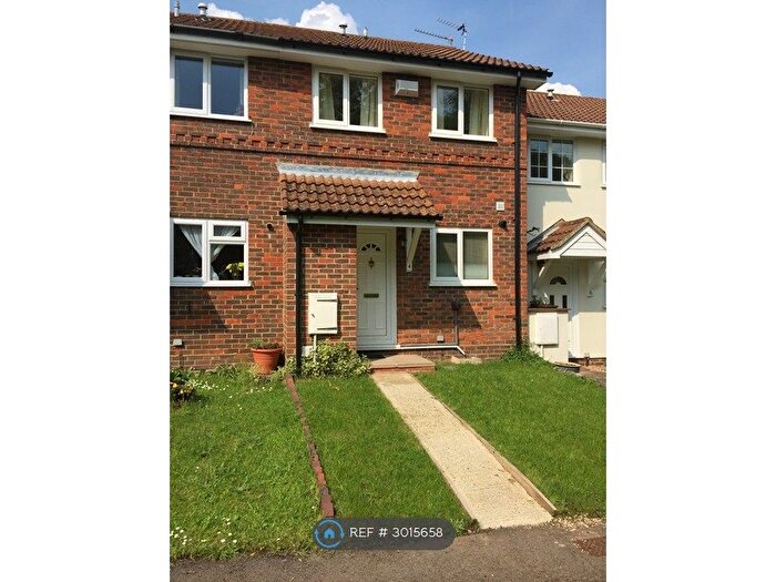 2 Bedroom Terraced House To Rent In Ravenscroft, Hook, RG27