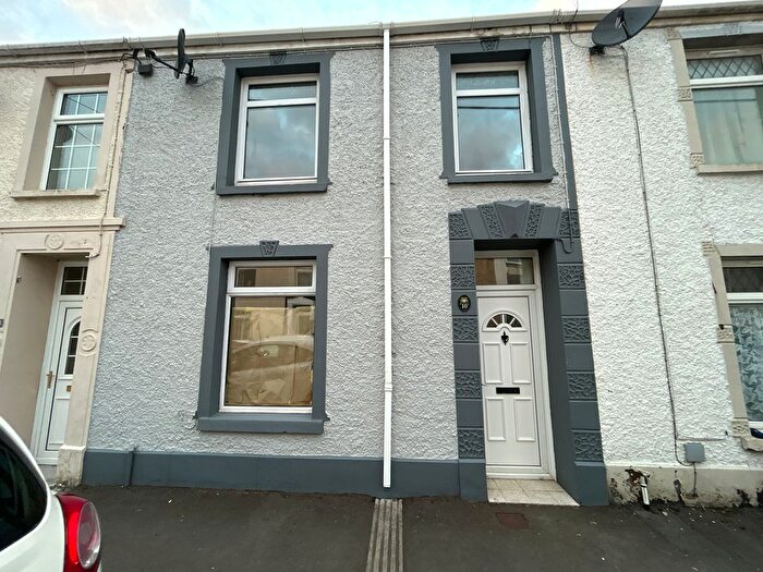 3 Bedroom Terraced House To Rent In Cambrian Place, Swansea, SA4