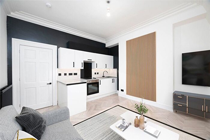 2 Bedroom Flat For Sale In Top Floor Flat, Fonthill Road, Ferryhill, Aberdeen, Aberdeenshire, AB11