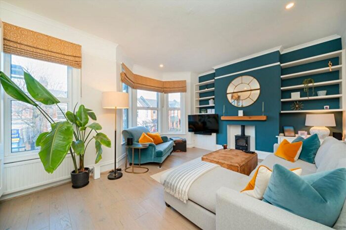 3 Bedroom Flat For Sale In Palermo Road, Kensal Rise, NW10