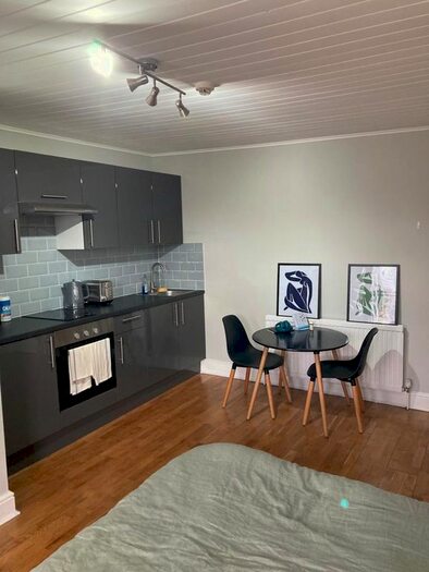 Studio To Rent In Fordwych Road, London, NW2