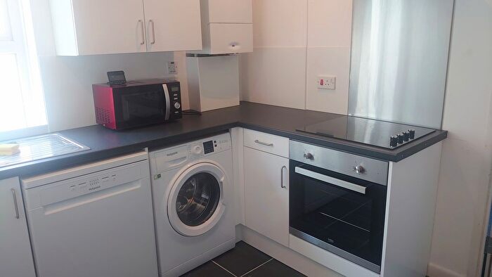 2 Bedroom Flat To Rent In Clifton Street, Plymouth, PL4