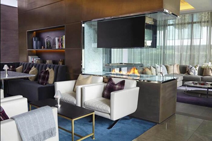 3 Bedroom Flat To Rent In The Heron, Moor Lane, London, EC2Y