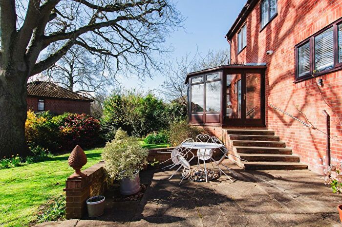 4 Bedroom Detached House For Sale In Foscote Rise, Banbury, OX16