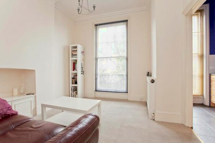 2 Bedroom Flat To Rent In Barnsbury Road, Barnsbury, N1