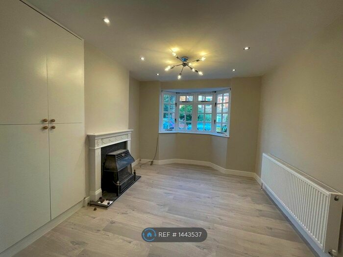 3 Bedroom Detached House To Rent In Acre Road, Kingston Upon Thames, KT2