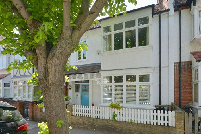 4 Bedroom House To Rent In Byfeld Gardens, Barnes, SW13