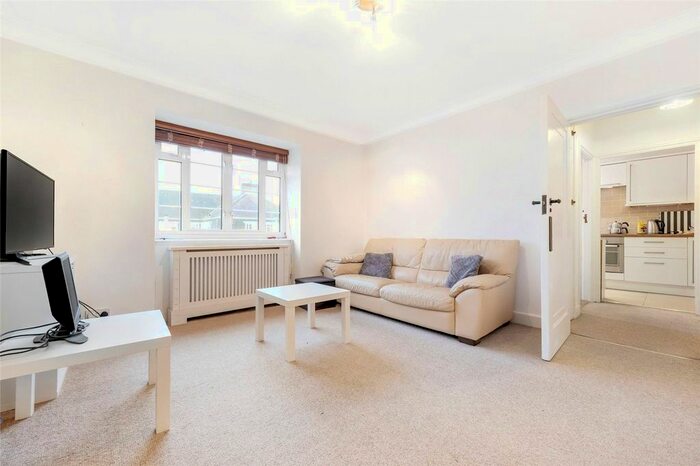 1 Bedroom Flat To Rent In Watchfield Court, Sutton Court Road, Chiswick, London, W4