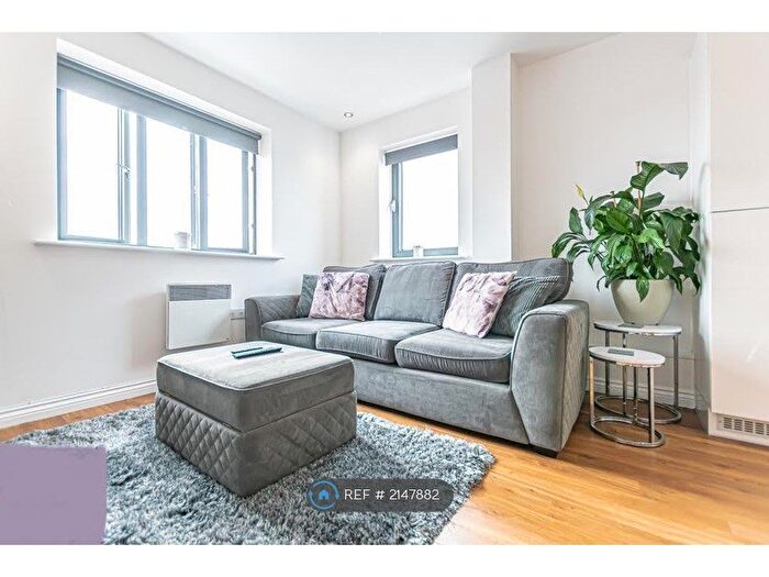 2 Bedroom Flat To Rent In Marina Walk, Leigh, WN7