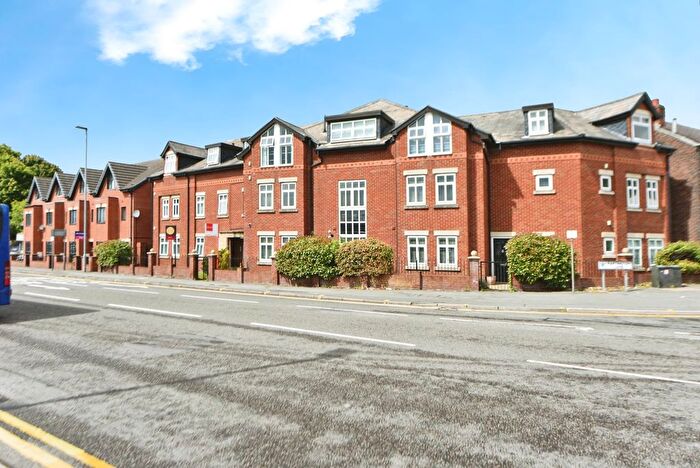 2 Bedroom Flat For Sale In Worsley Road, Manchester, Lancashire, M27