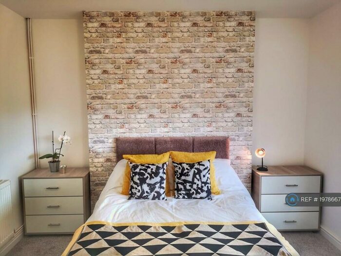 2 Bedroom Flat To Rent In Montpelier Terrace, Swansea, SA1