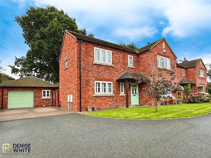 4 Bedroom Detached House For Sale In The Oaks, Cheadle Road, Cheddleton, Leek, Staffordshire, ST13