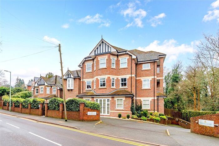 3 Bedroom Flat For Sale In Shenley Hill, Radlett, Hertfordshire, WD7