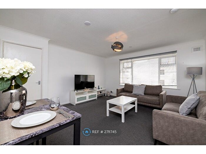 2 Bedroom Flat To Rent In Alexandra Court, Leamington Spa, CV31