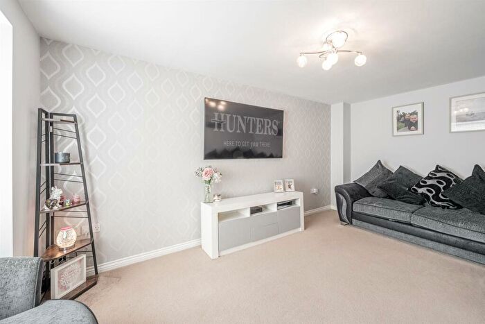 4 Bedroom Detached House For Sale In The Crossing, Kingswinford, DY6