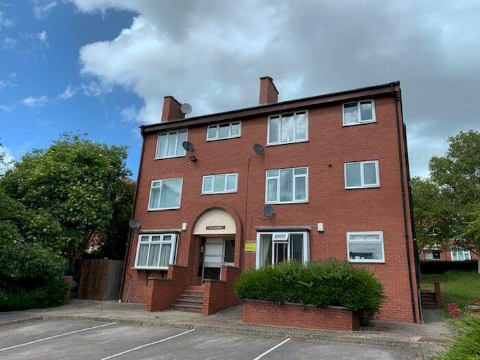 2 Bedroom Flat To Rent In Kendal Walk, Leeds, LS3