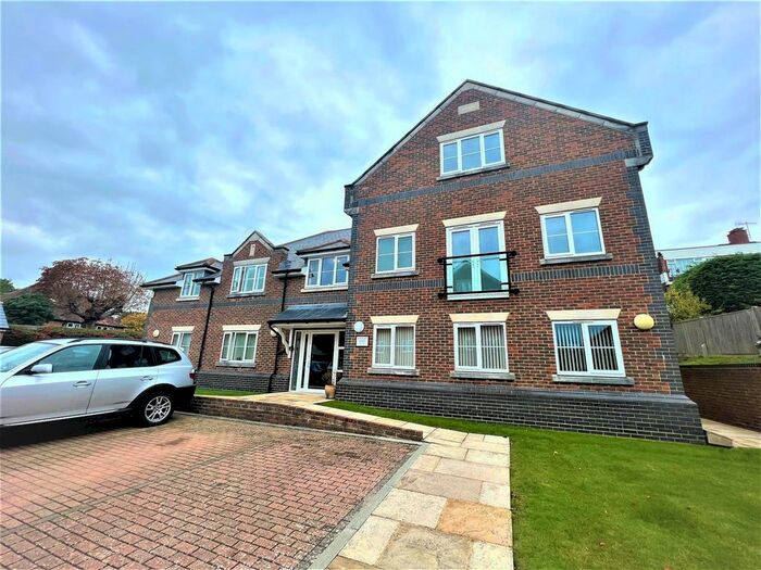 2 Bedroom Flat To Rent In Collington Avenue, Bexhill-On-Sea, TN39