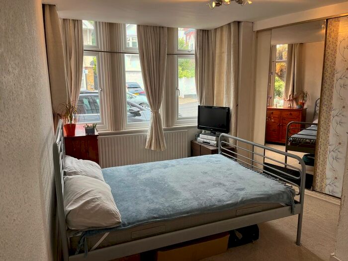 Studio To Rent In Alexandra Road, London, NW4