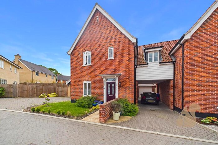 3 Bedroom Link Detached House For Sale In Pointsman Way, Colchester, CO3