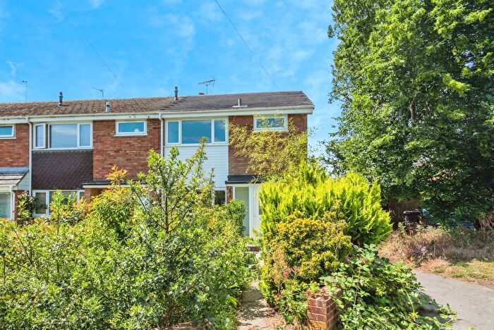 3 Bedroom End Of Terrace House For Sale In Wilmot Close, Witney, OX28