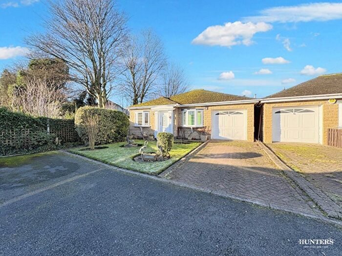 2 Bedroom Detached Bungalow For Sale In Willow Court, Batley, WF17