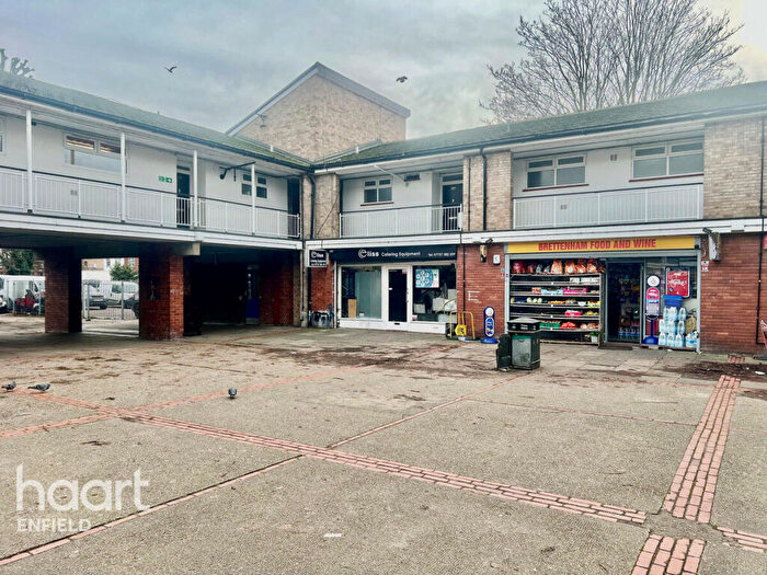 3 Bedroom Apartment For Sale In Brettenham Road, London, N18