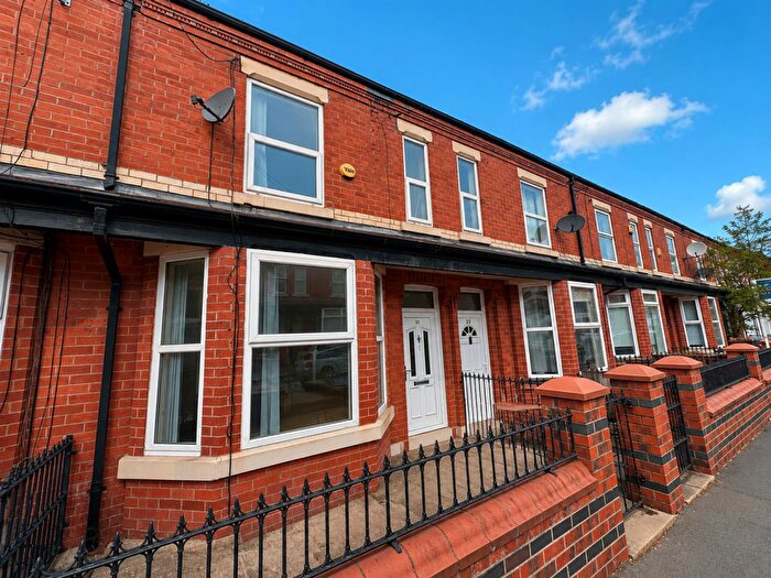 3 Bedroom Terraced House For Sale In Barff Road, Salford, M5