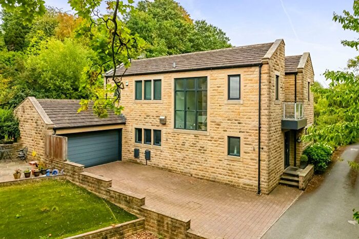 5 Bedroom Detached House For Sale In Dean Fold, Highburton, Huddersfield, HD8