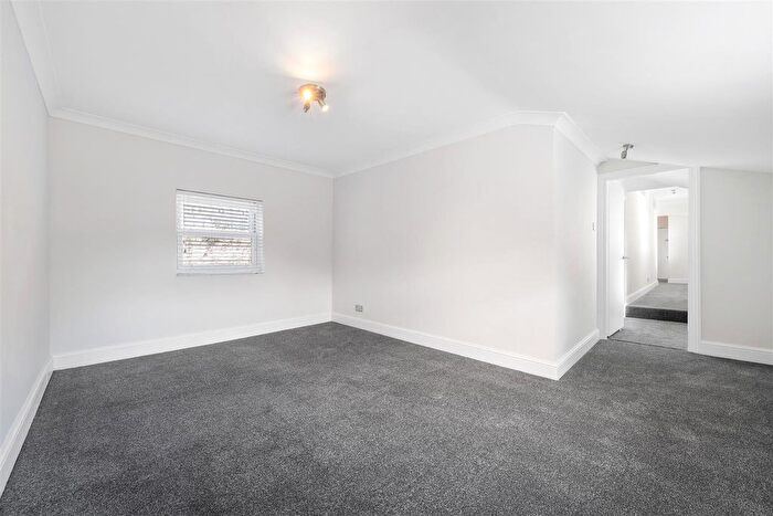 2 Bedroom Flat To Rent In Cotswold Street, West Norwood, SE27