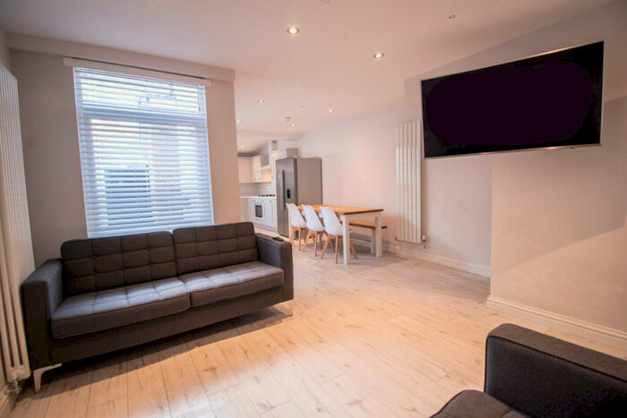 7 Bedroom Terraced House To Rent In Langton Road, Liverpool, L15