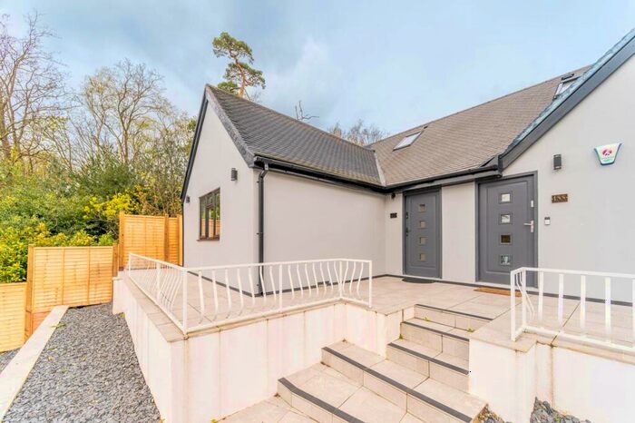 3 Bedroom Bungalow To Rent In Ballards Way, Croydon, CR0