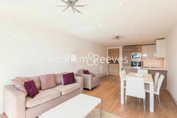 3 Bedroom Flat To Rent In Seafarer Way, Surrey Quays, SE16