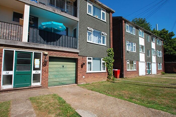 1 Bedroom Apartment To Rent In Hiljon Crescent, Chalfont St. Peter, Gerrards Cross, SL9