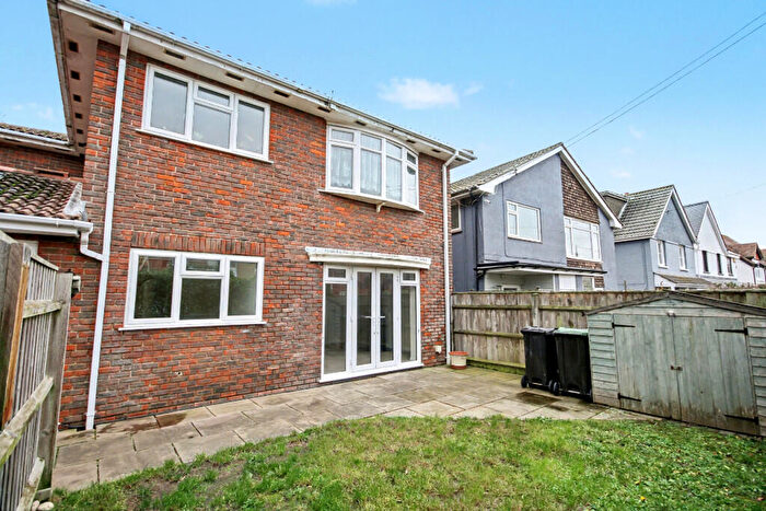 3 Bedroom Ground Maisonette To Rent In Carrington Lane, SO41