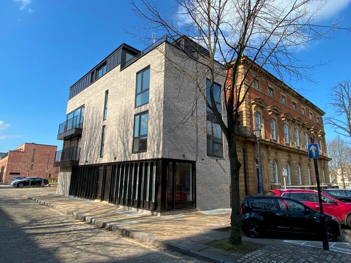 2 Bedroom Flat To Rent In Bank Place, Salford, M3