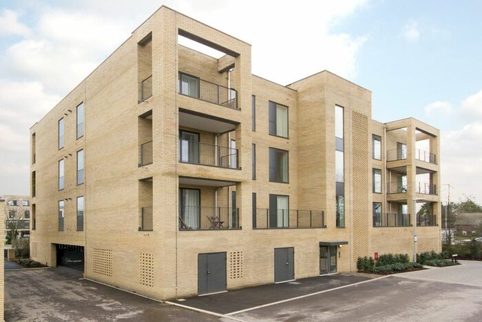 2 Bedroom Flat To Rent In Seekings Close, Trumpington, Cambridge, CB2