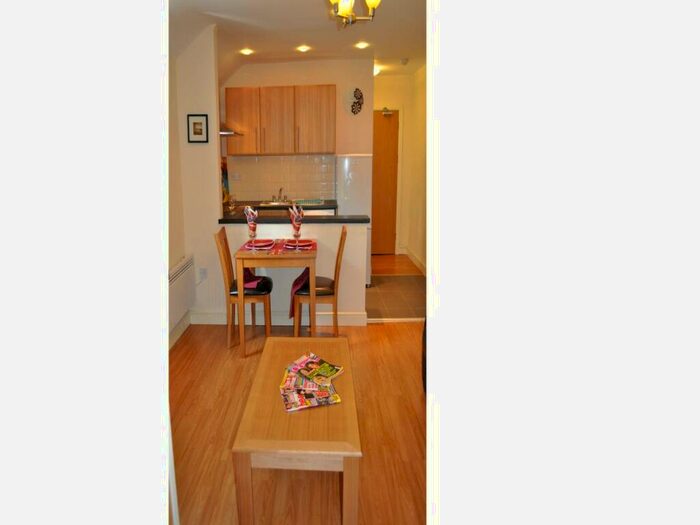 1 Bedroom House To Rent In Claude Road, CF24