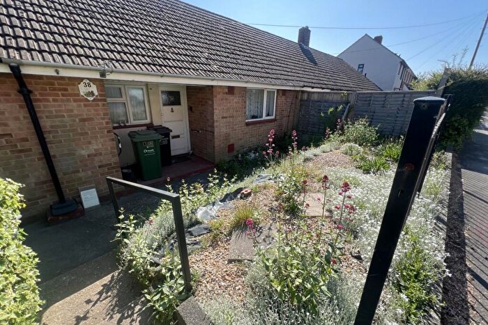 1 Bedroom Terraced Bungalow For Sale In Almondsbury Road, Paulsgrove, Portsmouth, Hampshire, PO6