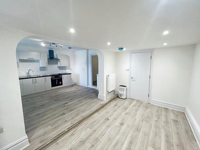 2 Bedroom Flat To Rent In Burrage Road London, SE18