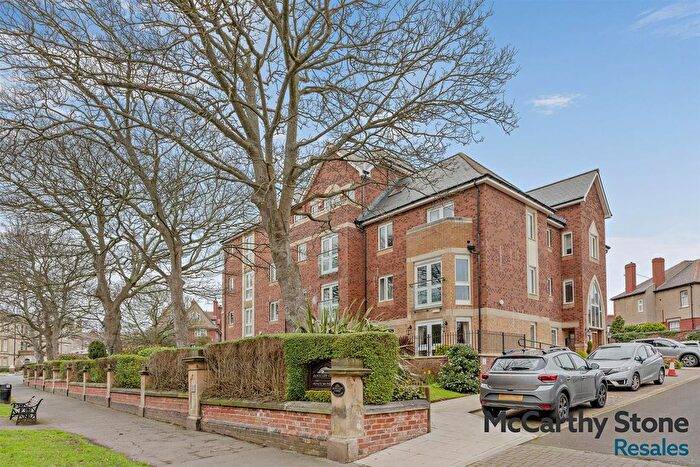 1 Bedroom Flat For Sale In Huntcliff Court, Glenside, Saltburn-By-The-Sea, TS12