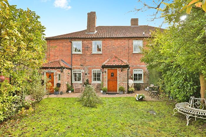 3 Bedroom Cottage For Sale In Sporle Road, Little Dunham, PE32