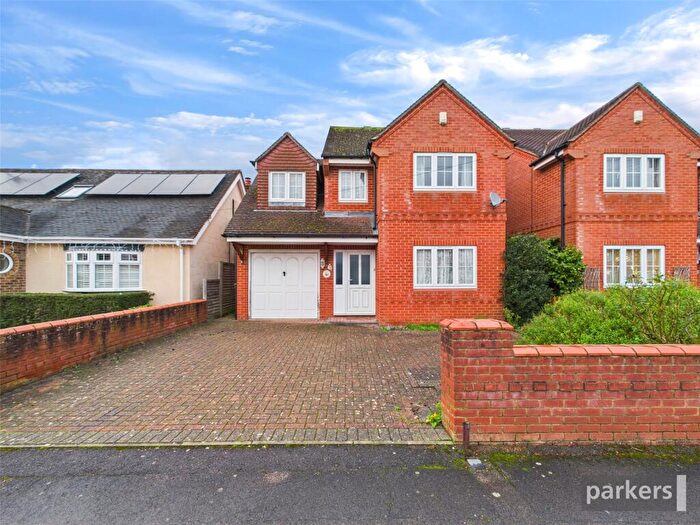 4 Bedroom Detached House For Sale In Silver Fox Crescent, Woodley, Reading, Berkshire, RG5