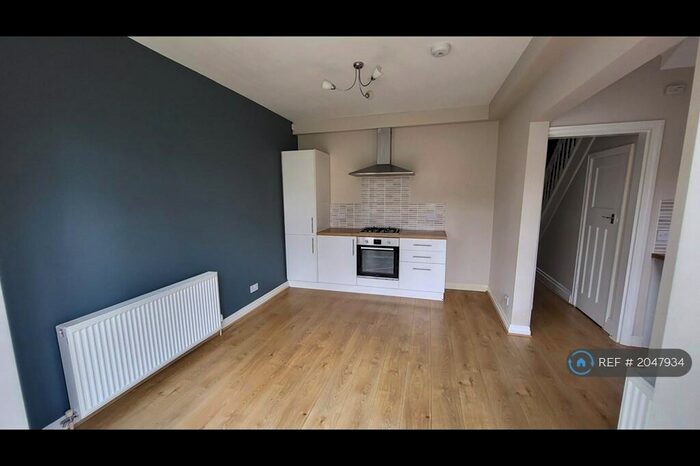 3 Bedroom Semi-Detached House To Rent In Ripley Avenue, Stockport, SK2