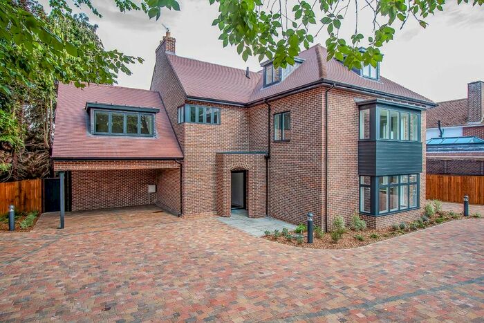 2 Bedroom Flat To Rent In Hills Court, Hills Road, Cambridge, CB2