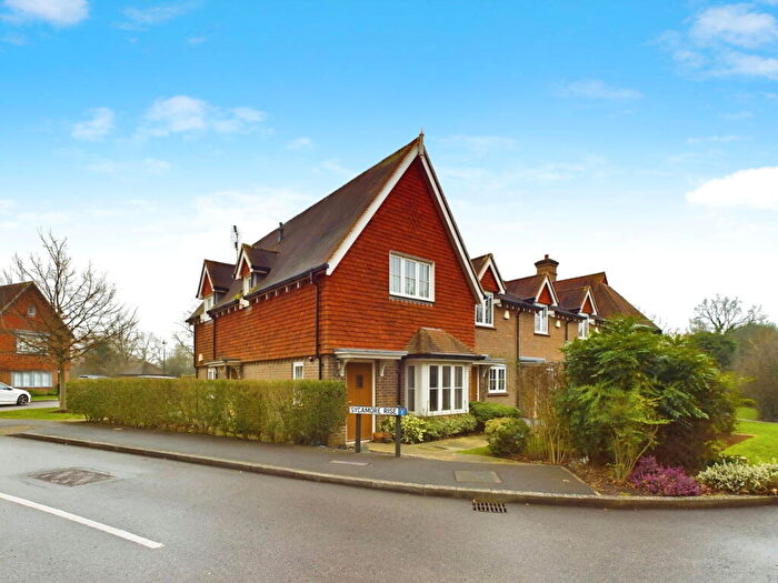 1 Bedroom Flat For Sale In Sycamore Rise, Barns Green, RH13